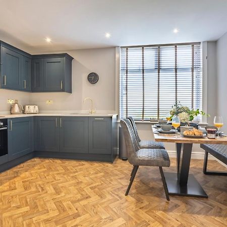 Luxury 2 Bed Apartment, Sea View, Near The Beach. Rhos-on-Sea Bagian luar foto