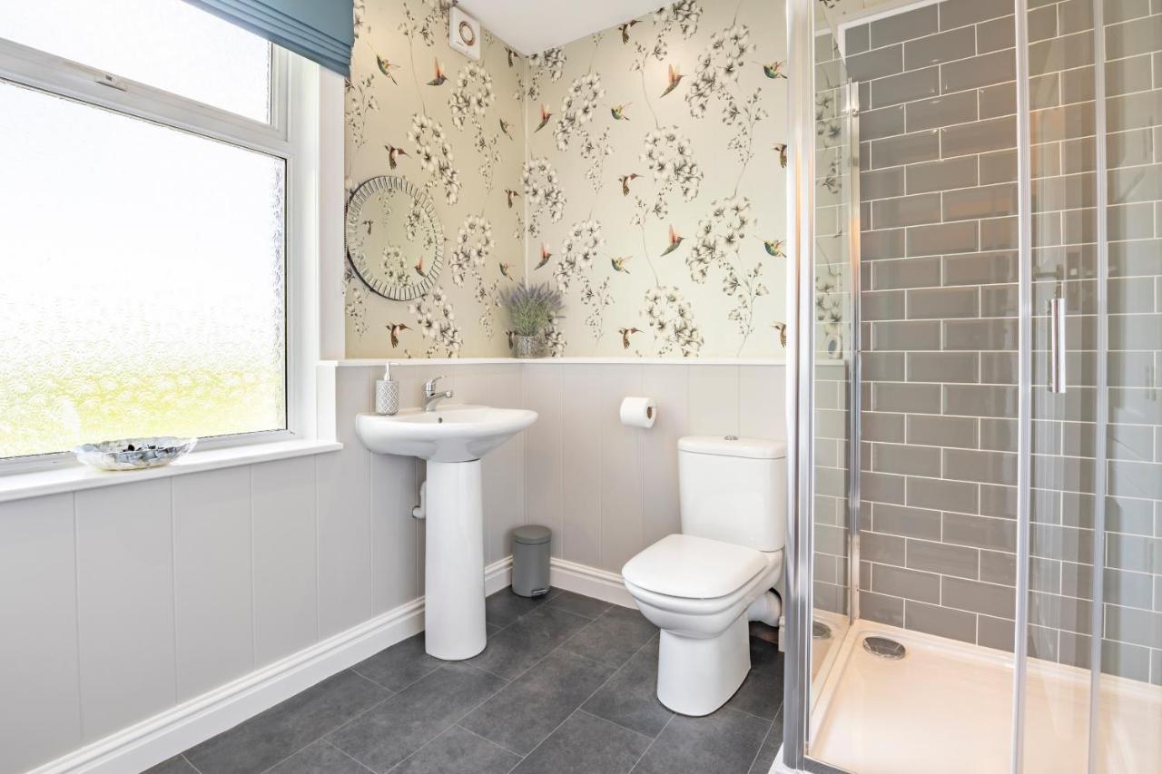 Luxury 2 Bed Apartment, Sea View, Near The Beach. Rhos-on-Sea Bagian luar foto